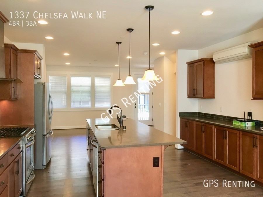 1337 Chelsea Walk Ne #8 - Photo 2 of 17