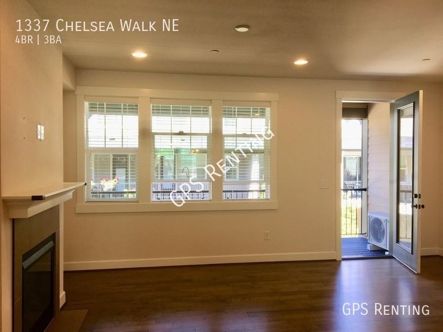 1337 Chelsea Walk Ne #8 - Photo 3 of 17