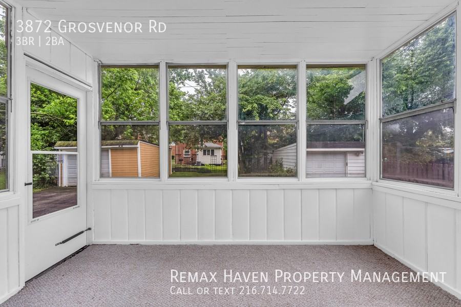 3872 Grosvenor Rd - Photo 3 of 30