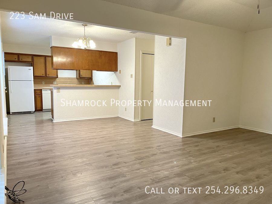 223 Sam Dr - Photo 3 of 14