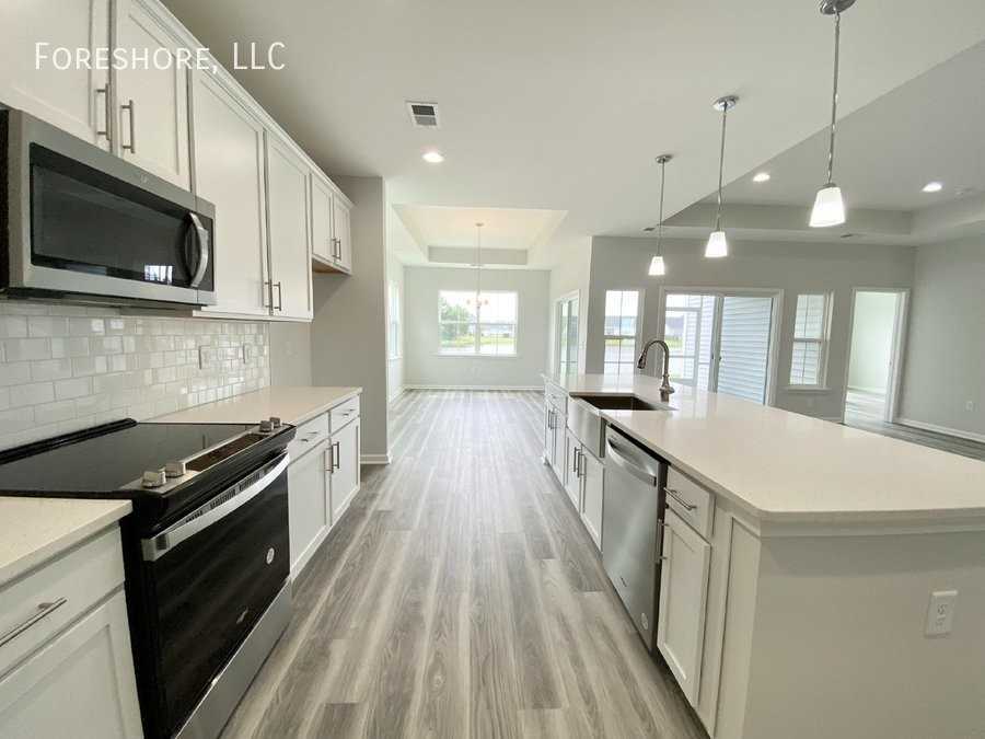 125 Sergeant Jasper Cir - Photo 3 of 16