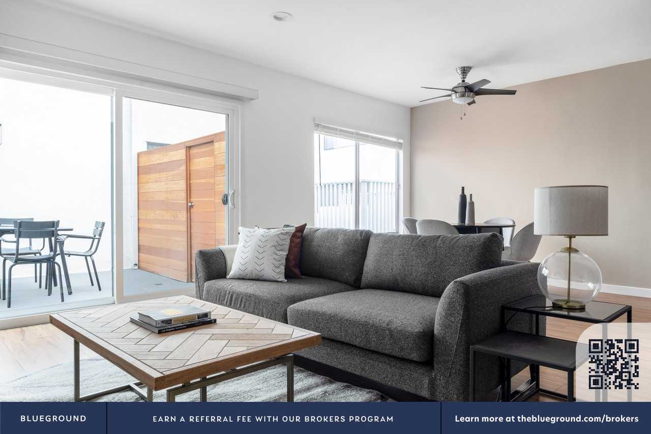 415 N Oakhurst Dr #280 - Photo 4 of 24