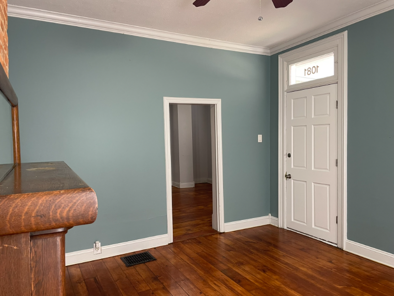 1081 Harrison Ave - Photo 4 of 17