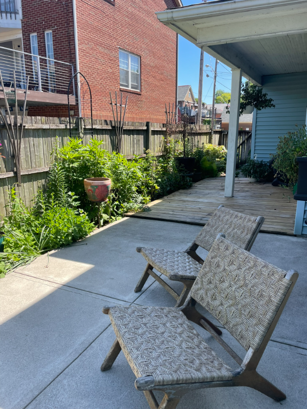 1081 Harrison Ave - Photo 7 of 17