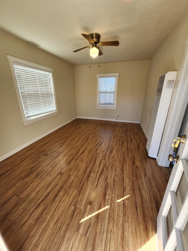 466 Raymond Ave #466 - Photo 2 of 4