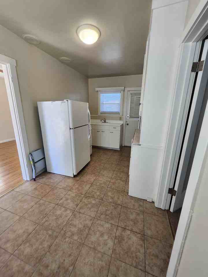466 Raymond Ave #466 - Photo 3 of 4