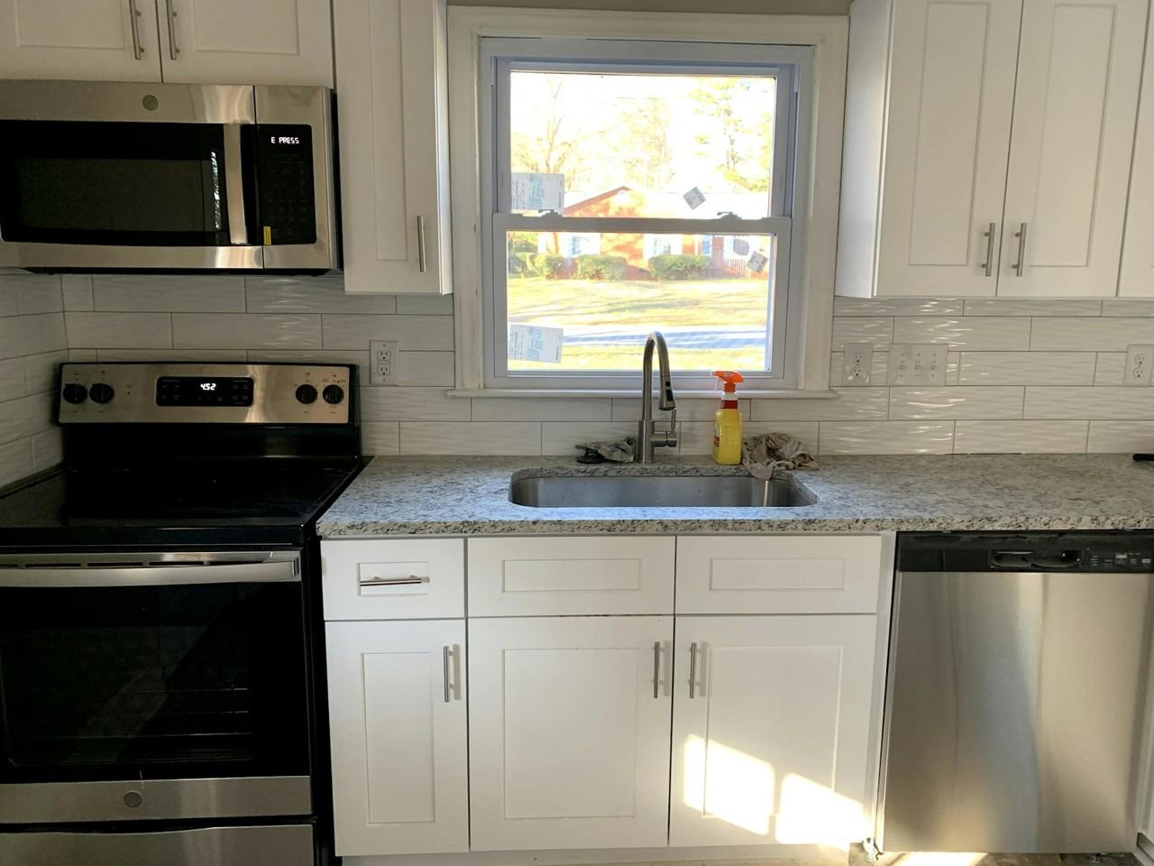 3401 Meredith Avenue, Unit 3403 - Photo 5 of 17