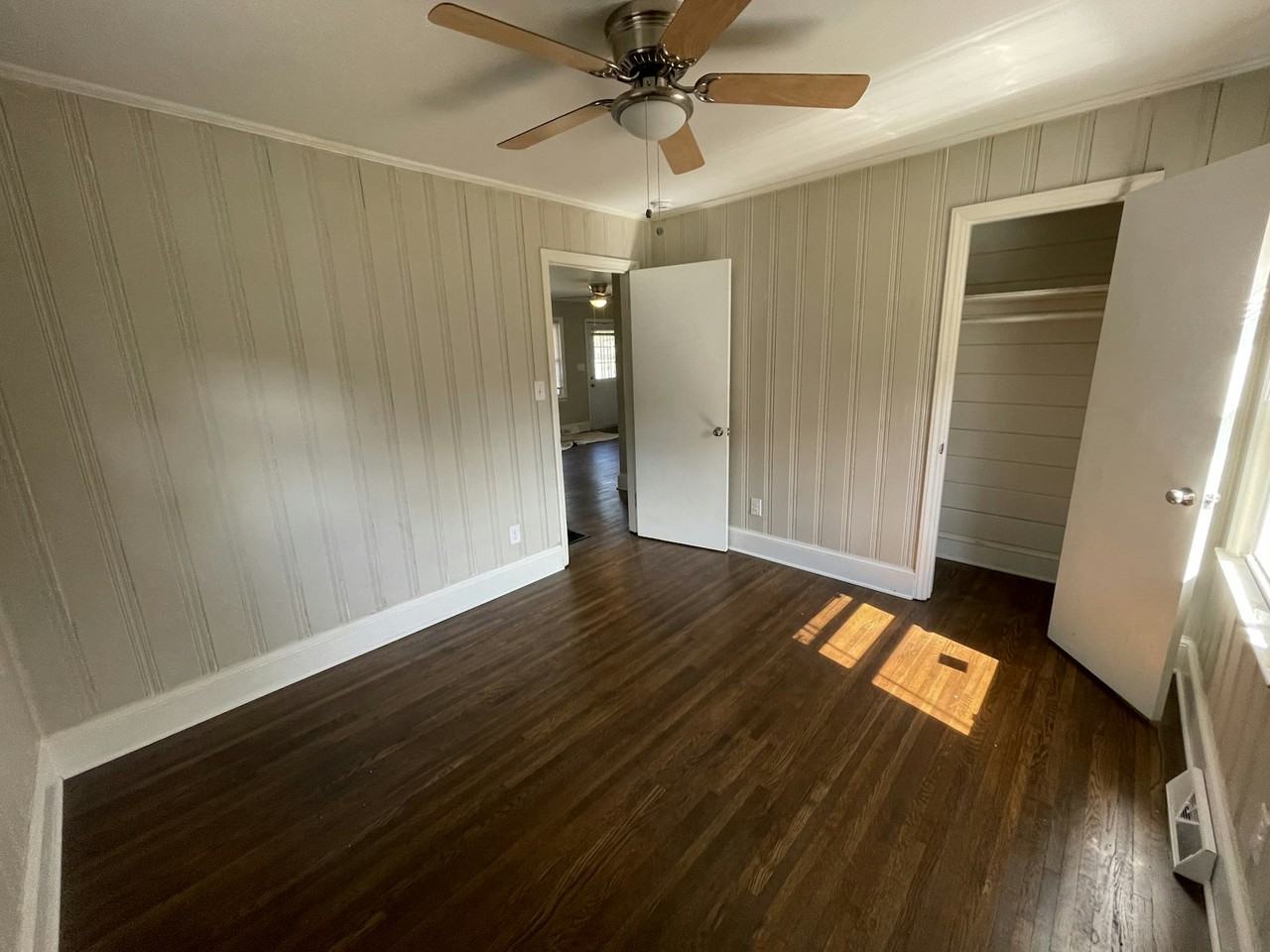 3401 Meredith Avenue, Unit 3403 - Photo 7 of 17