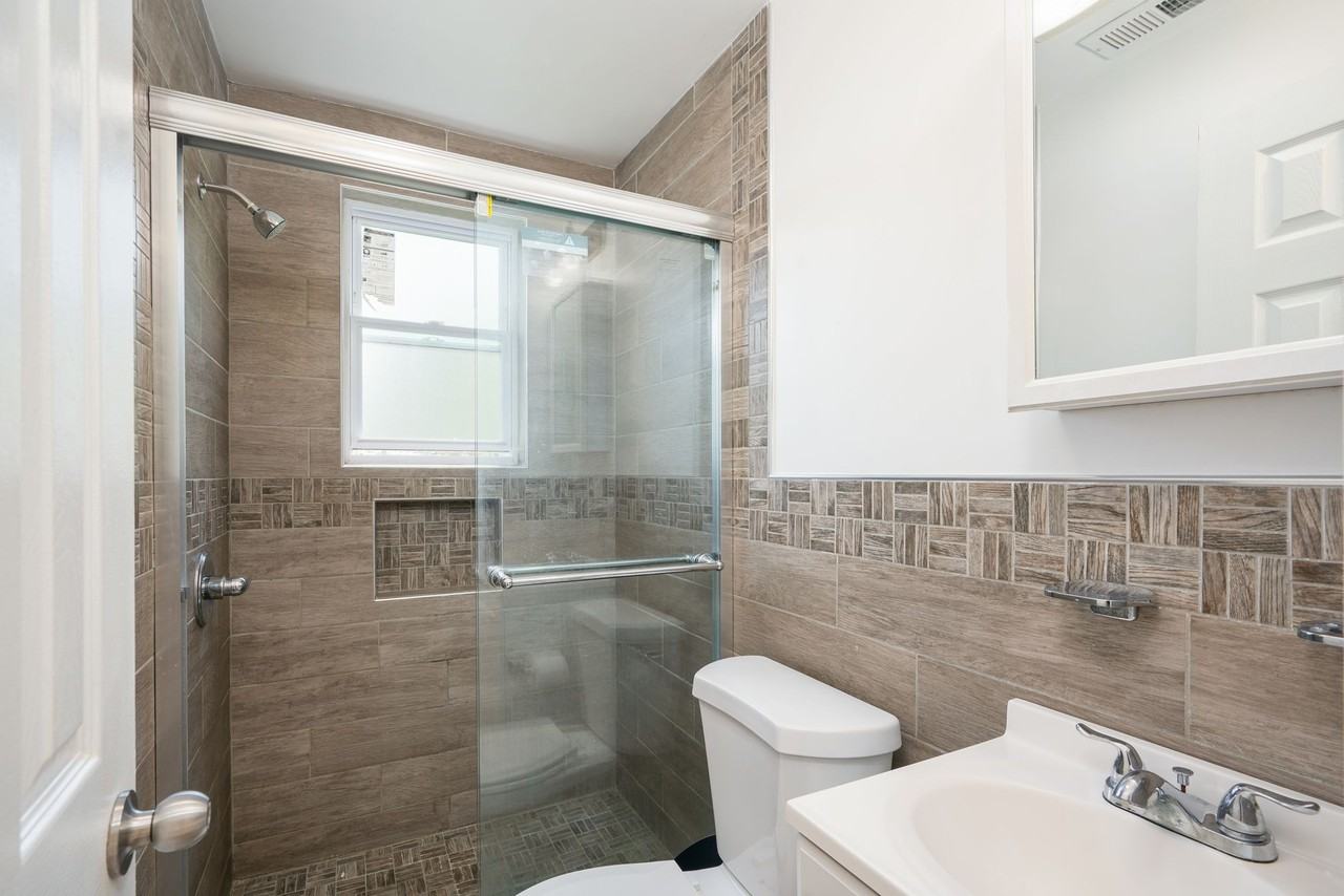1940 N Marshall St #2 - Photo 7 of 16