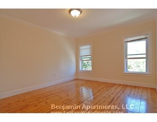 95 Hancock St 2 - Photo 3 of 23