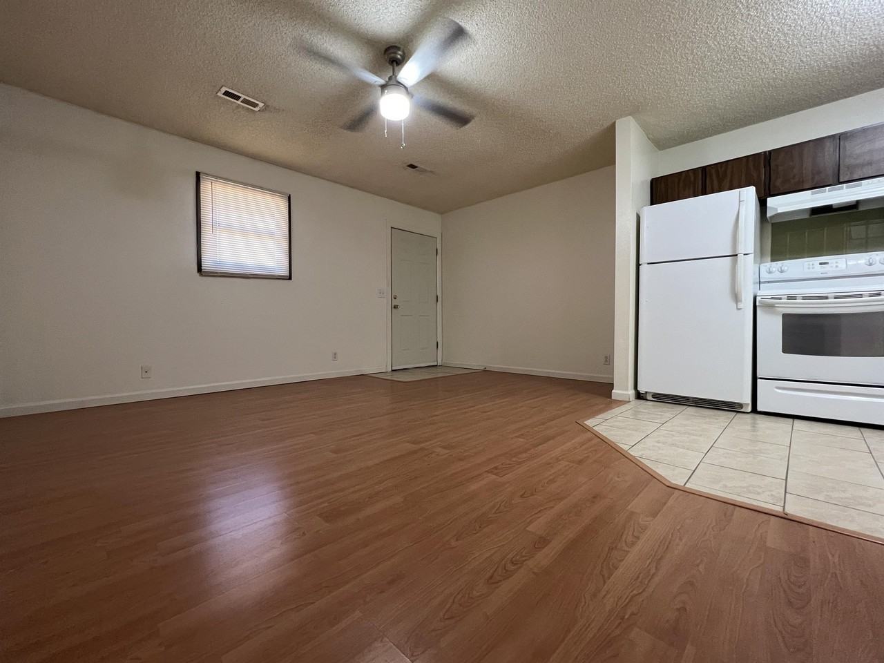 2204 N Campus Dr #3 - Photo 4 of 12