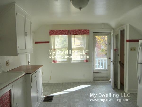 4532 N Bartlett Ave - Photo 3 of 8