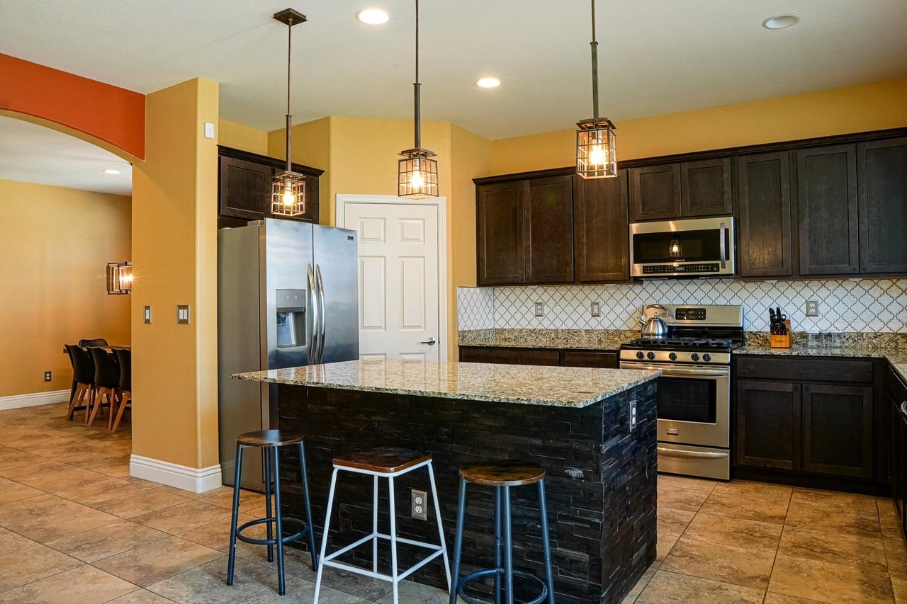 Little Bay Ave - Photo 2 of 8