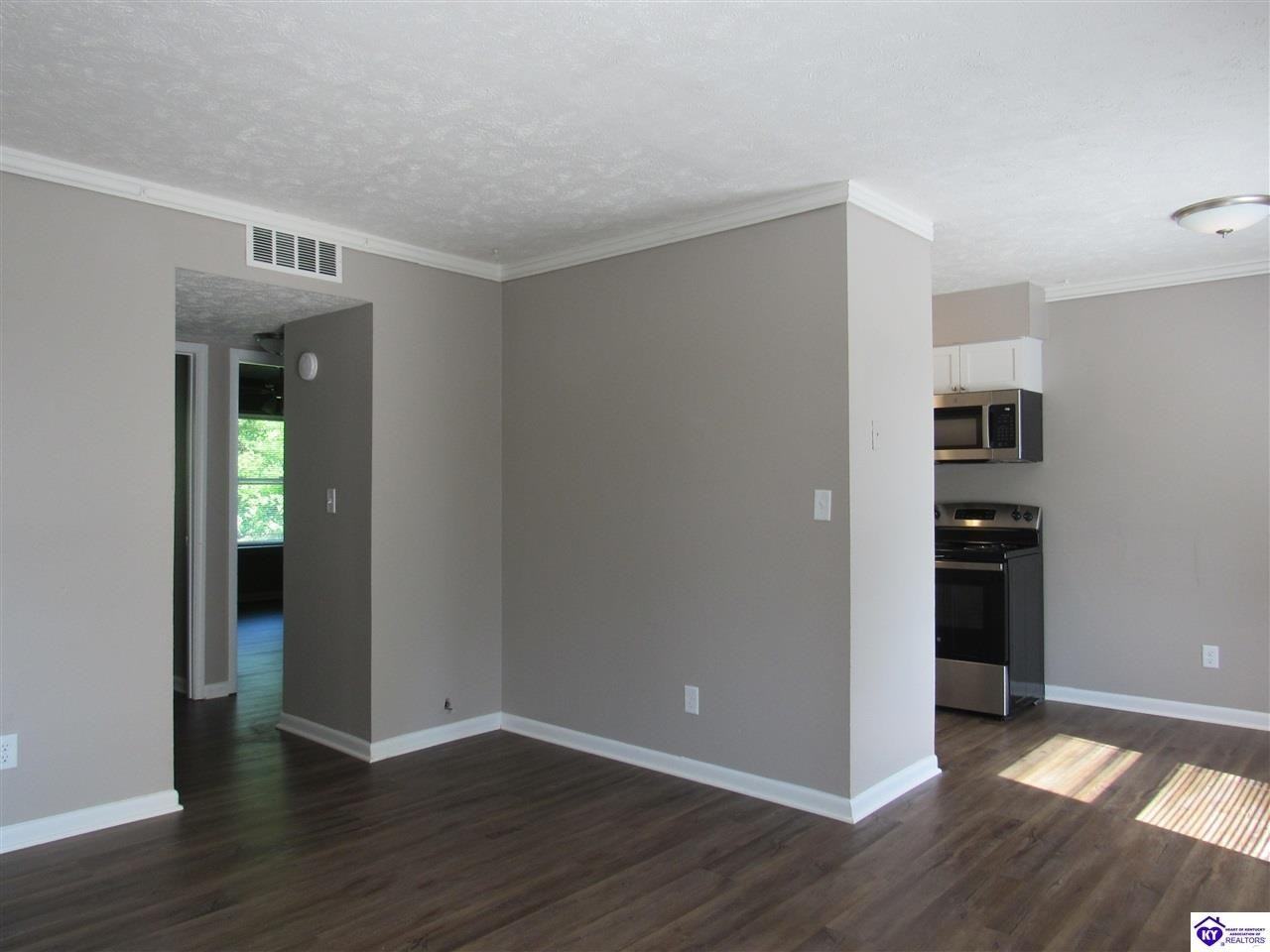 246 Metts Ct #1 - Photo 2 of 10