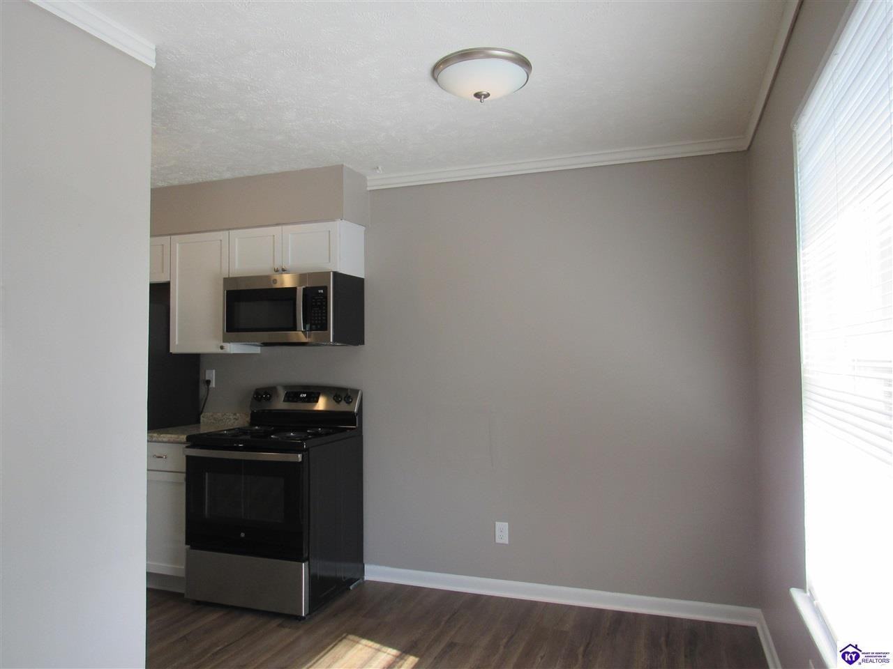 246 Metts Ct #1 - Photo 4 of 10