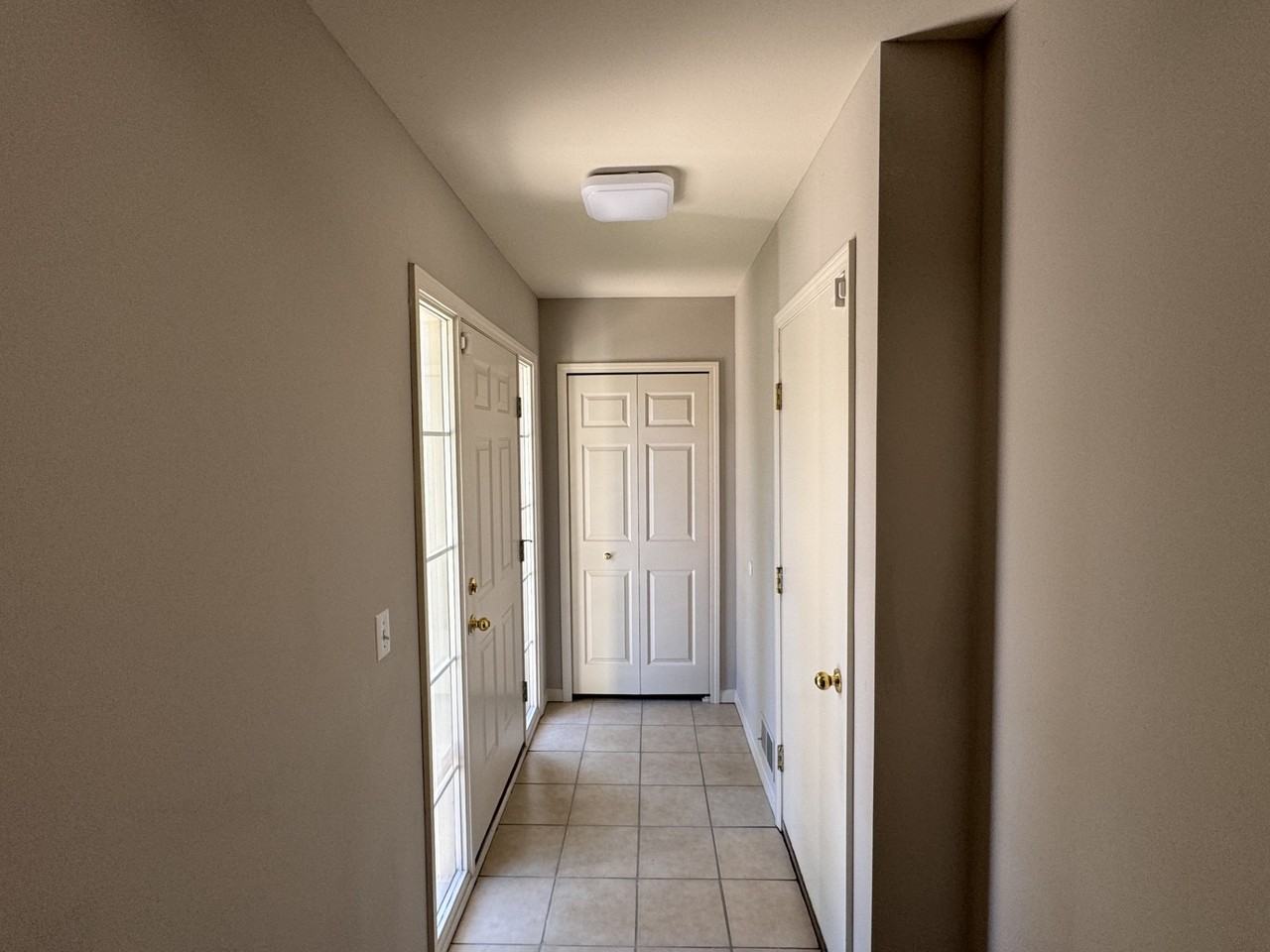 11200 Farmingdale Ln - Photo 2 of 9