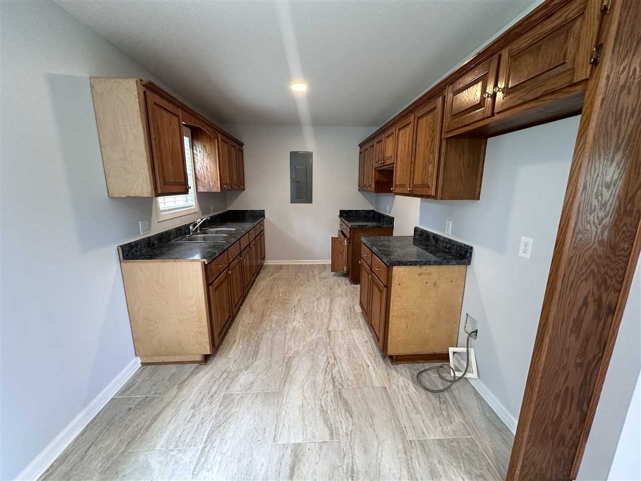 580 E 6th St - Photo 3 of 7