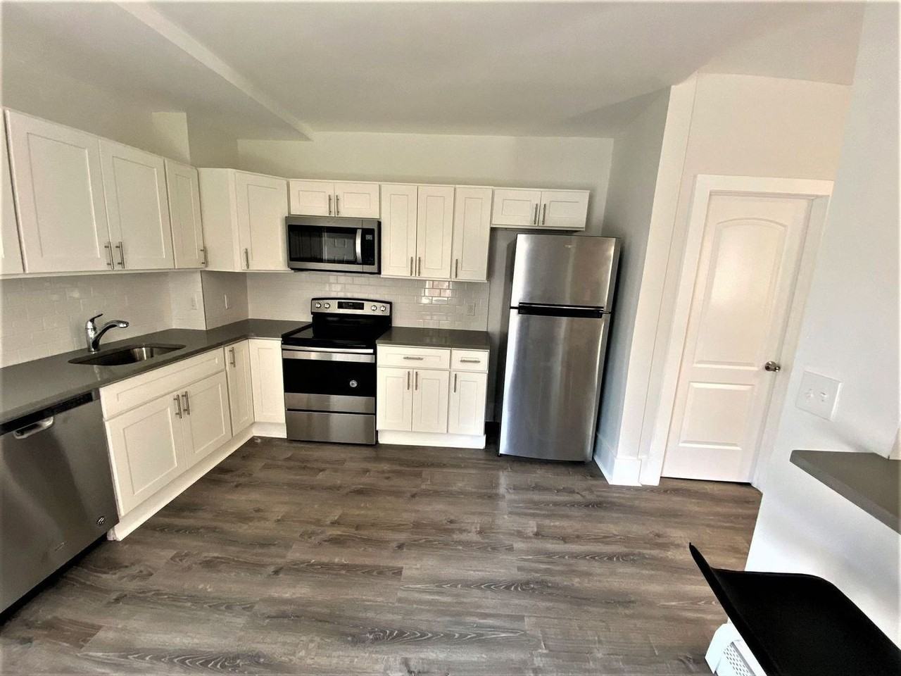 515 Thomas St - Photo 2 of 10