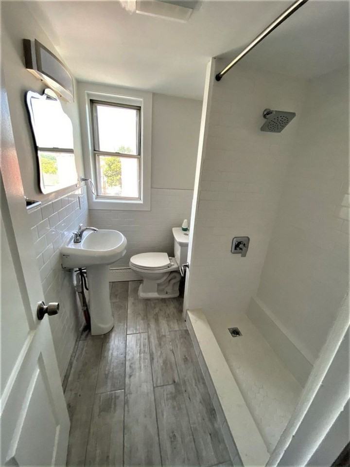 515 Thomas St - Photo 6 of 10