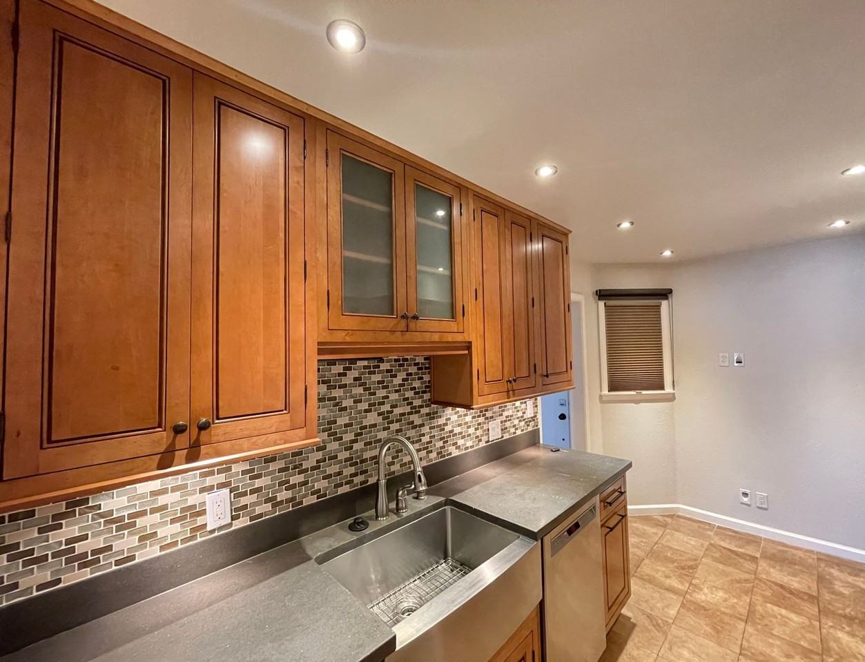 401 E California Blvd - Photo 4 of 31