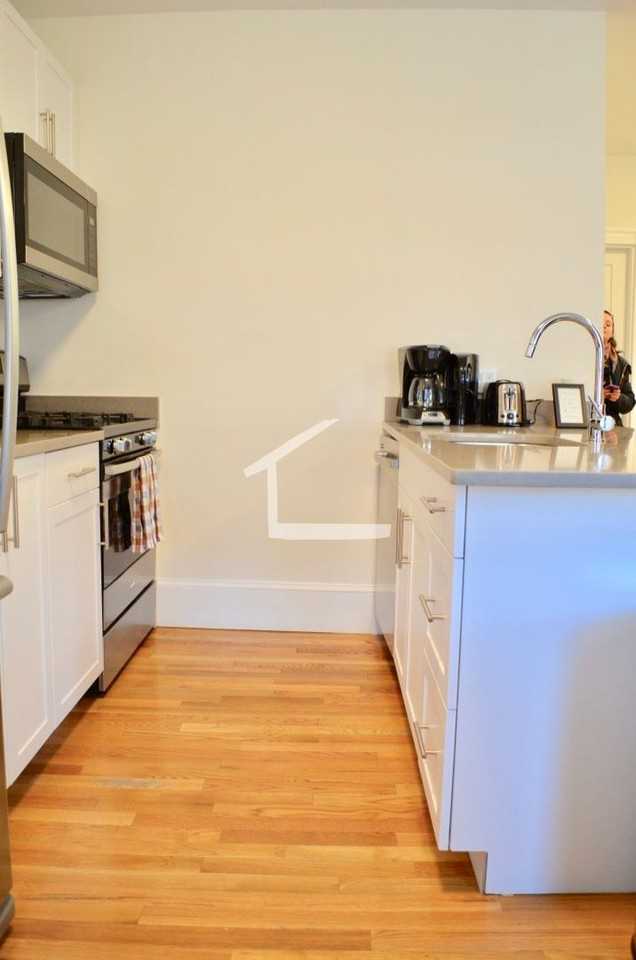 42 East Springfield Street - Photo 7 of 14