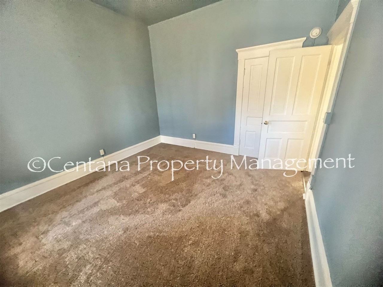 1010 W Granite St - Photo 4 of 18