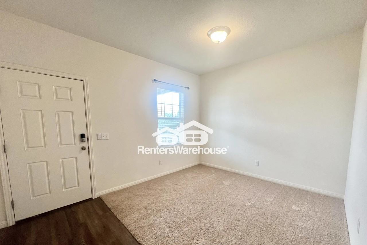 190 Seneca Loop - Photo 3 of 29