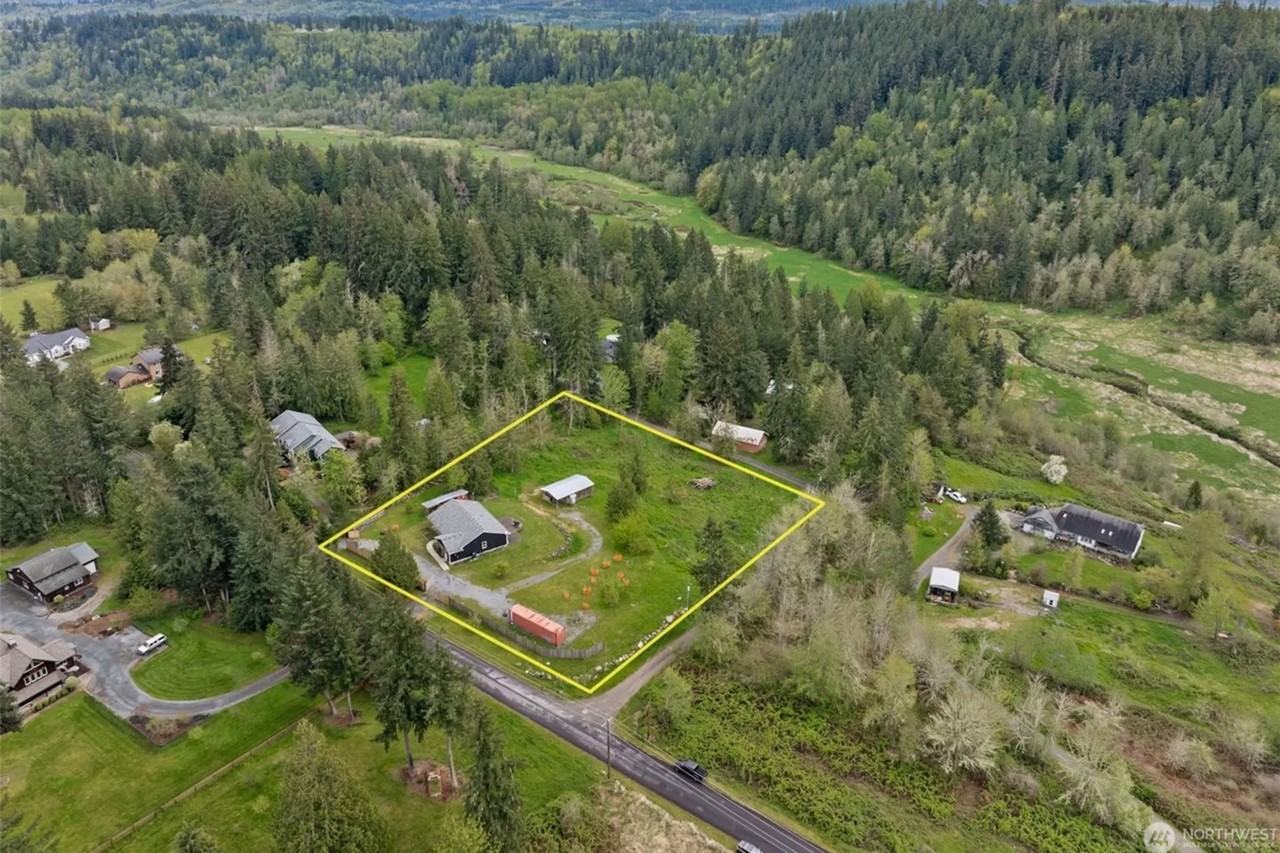 9012 Ohop Valley Rd E - Photo 3 of 11