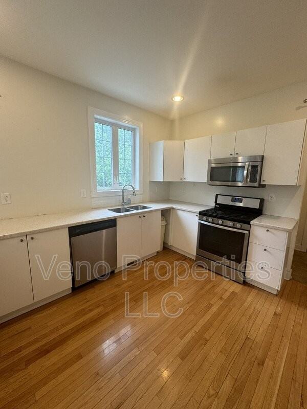 17 Ironwood St - Photo 3 of 39