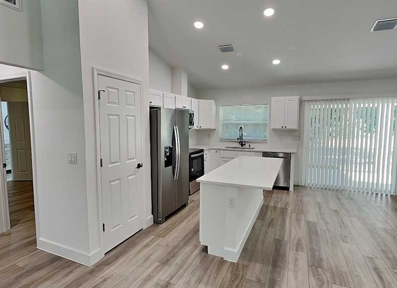 15135 Sw 16th Pl - Photo 2 of 20