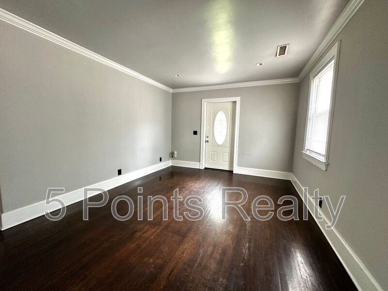 1310 Jones Ave - Photo 4 of 15