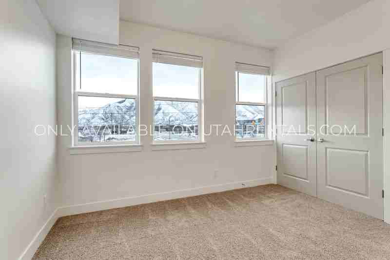 768 Sw #202 - Photo 6 of 27