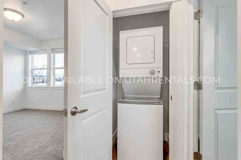 768 Sw #202 - Photo 7 of 27