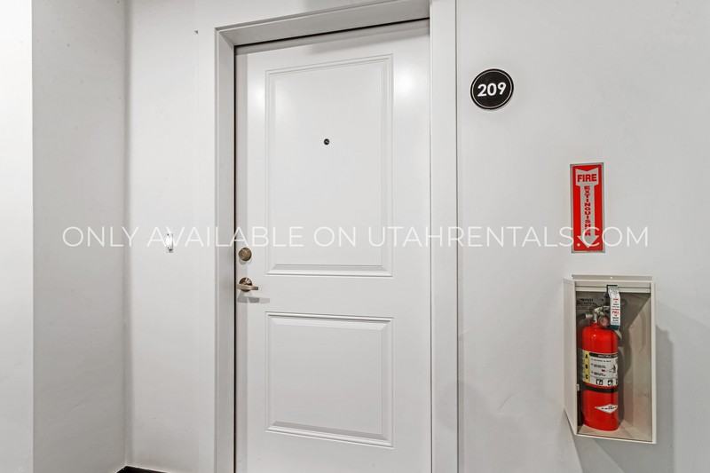 768 Sw #209 - Photo 2 of 24