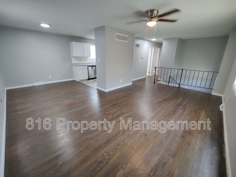 7941 Ne San Rafael Dr - Photo 2 of 27