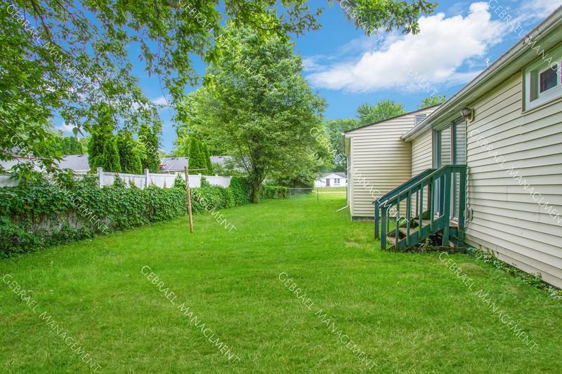 6229 Crabtree Ln - Photo 3 of 17