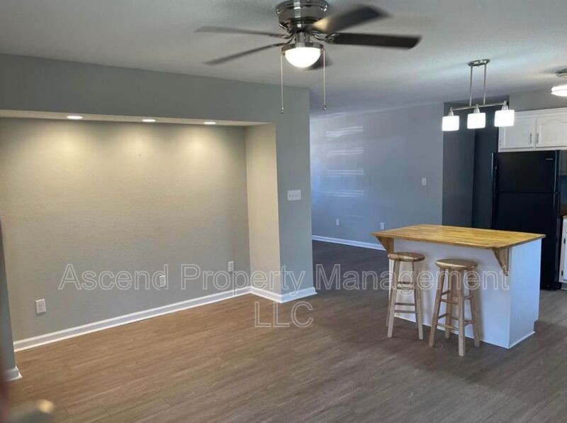 1785 Ocoee St - Photo 4 of 11