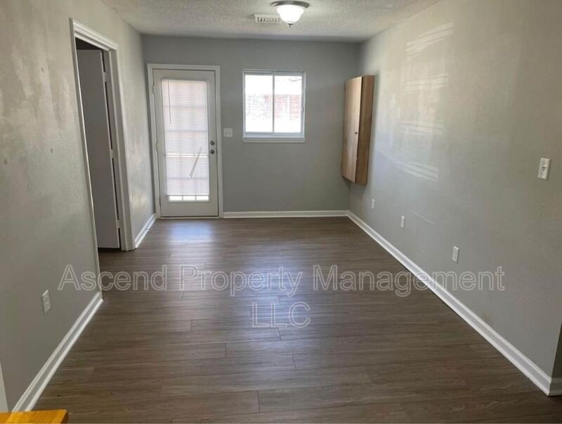 1785 Ocoee St - Photo 5 of 11