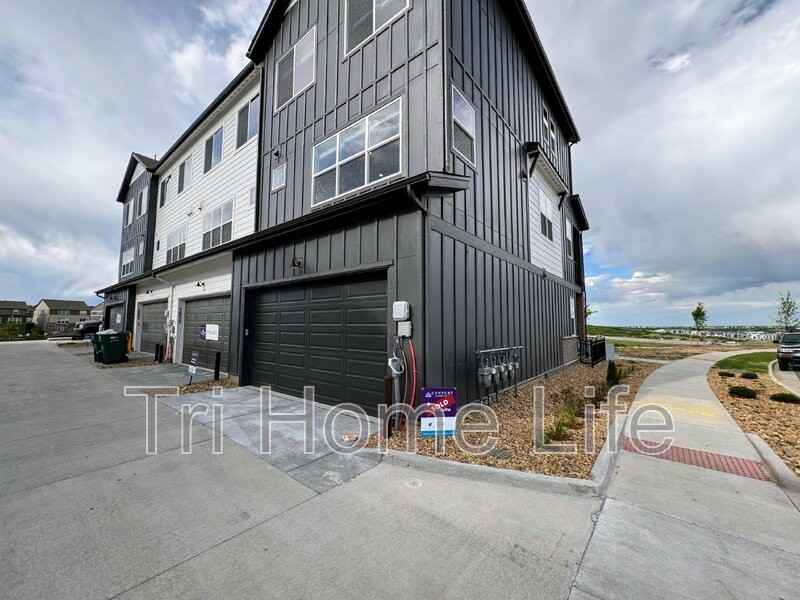 7022 Doncaster Ct - Photo 4 of 35
