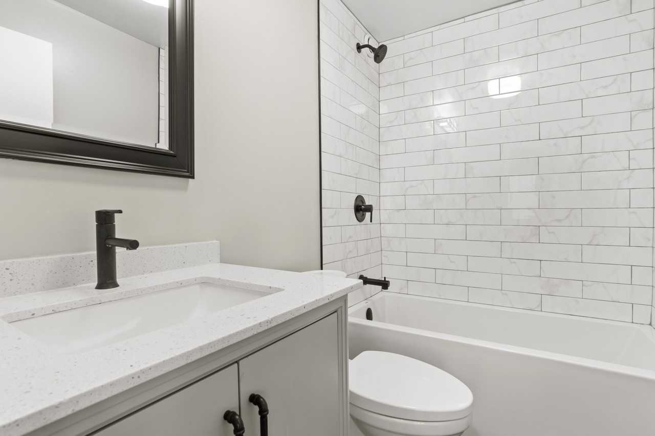 1212 S Michigan Ave #2-2 - Photo 6 of 27