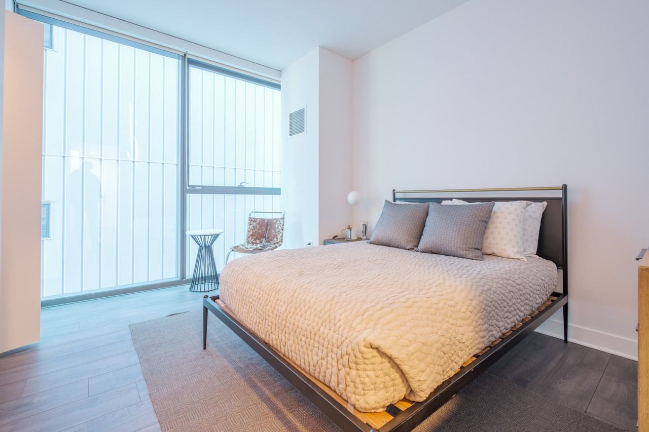 221 W Hubbard St #2-2 - Photo 5 of 23