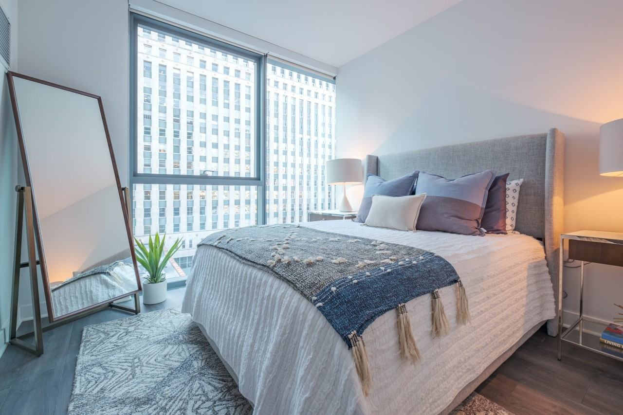 221 W Hubbard St #2-2 - Photo 4 of 23