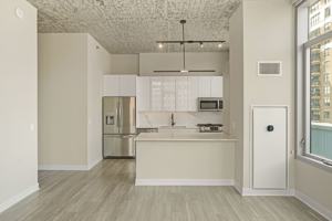 featured image of 808 N Wells St #1-1