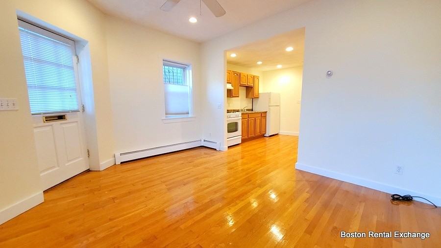 300 Highland Ave - Photo 2 of 9