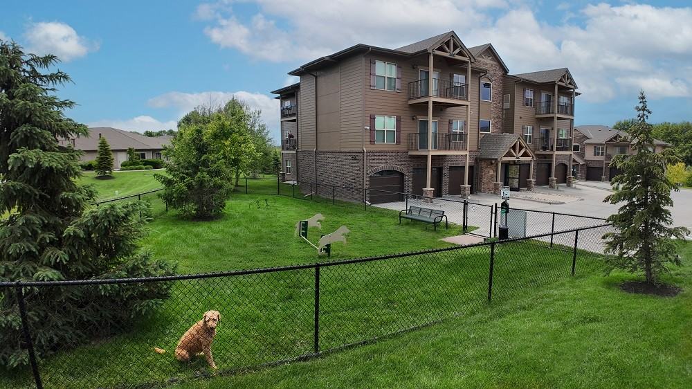 Chateau at Hillsborough - Photo 6 of 28