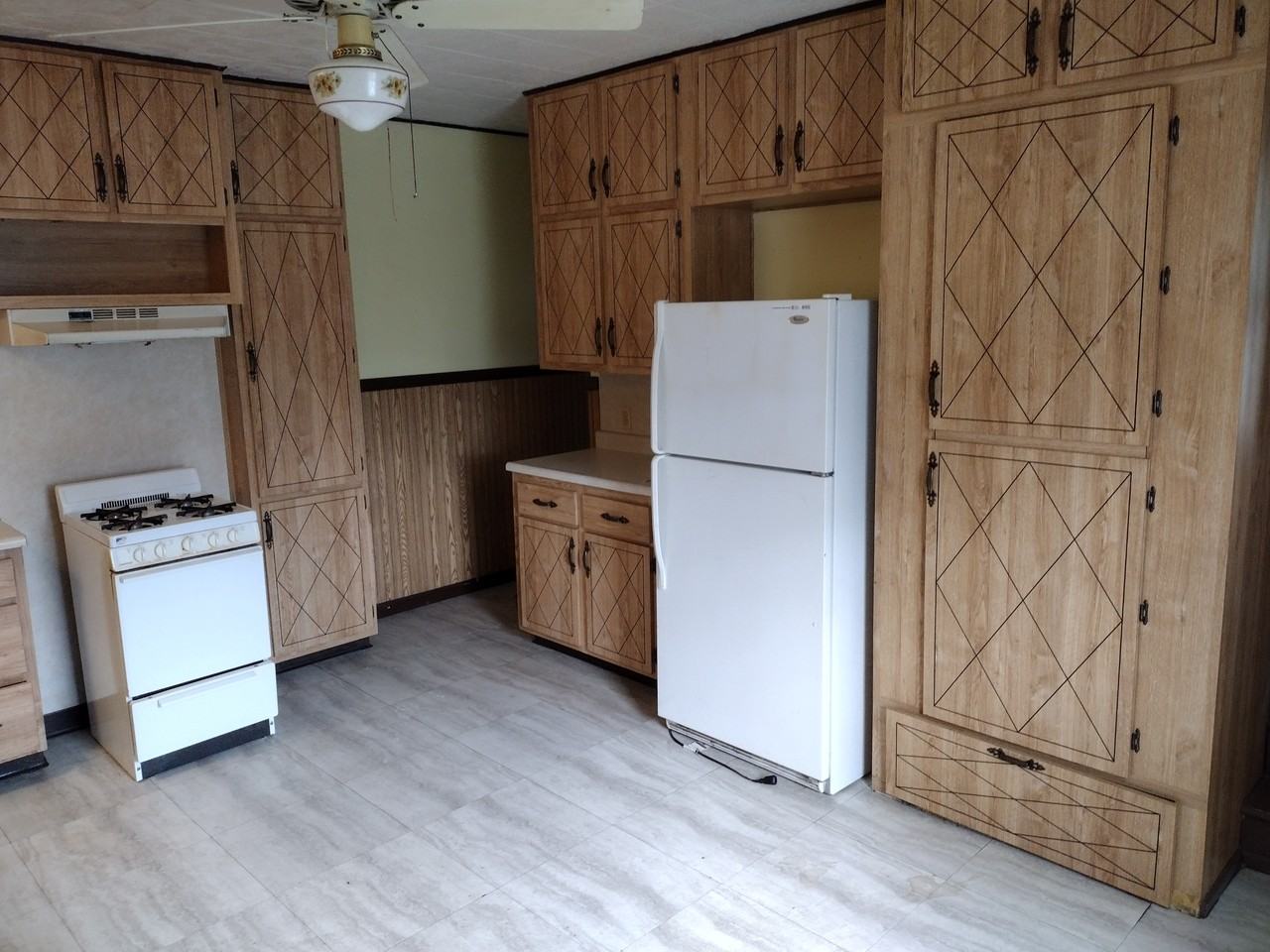 343 Linden Ave - Photo 3 of 7