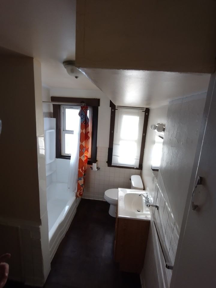 343 Linden Ave - Photo 5 of 7