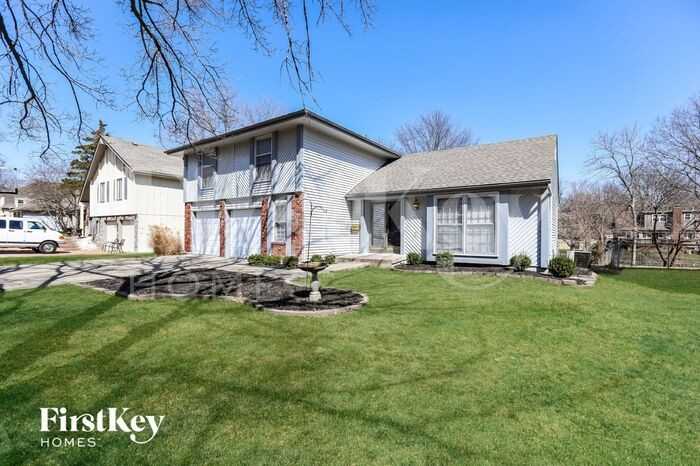 10001 Connell Dr - Photo 2 of 15