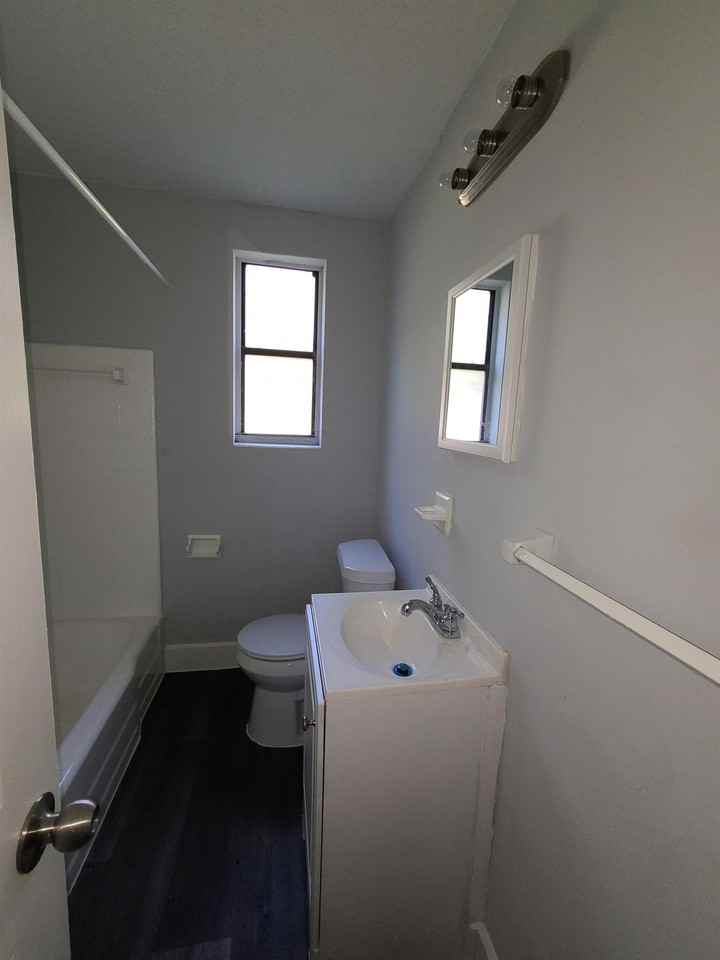 640 Detroit Street # 7 - Photo 5 of 8