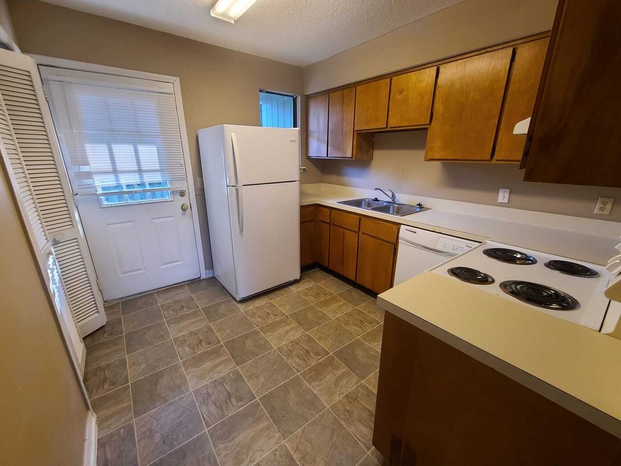 SAN JOSE 7100 Ponce de Leon Ave.04 - Photo 4 of 9